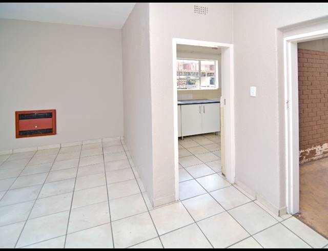 1 BEDROOM APARTMENT FOR SALE IN WINDSOR EAST